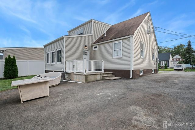 296 Saint James Avenue, Woodbridge Proper, NJ 07095