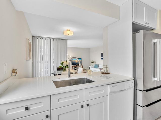 2455 Lindell Boulevard 3401, Delray Beach, FL 33444