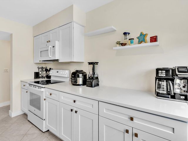 2455 Lindell Boulevard 3401, Delray Beach, FL 33444