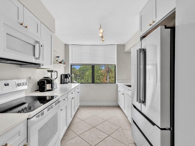 2455 Lindell Boulevard 3401, Delray Beach, FL 33444