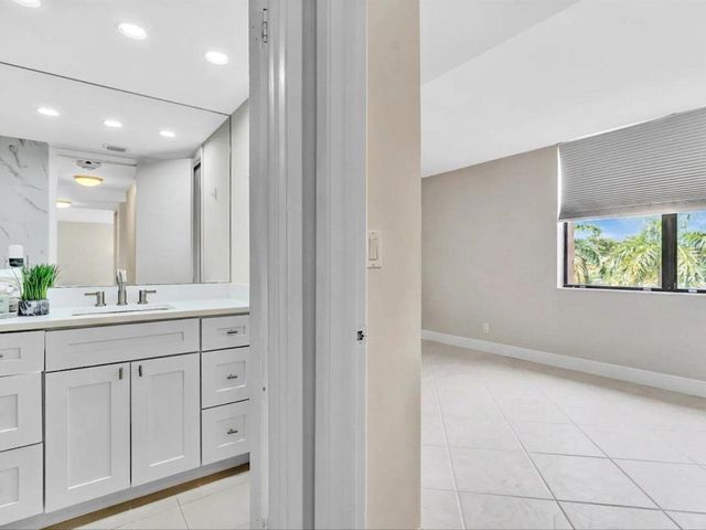 2455 Lindell Boulevard 3401, Delray Beach, FL 33444