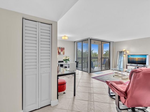 2455 Lindell Boulevard 3401, Delray Beach, FL 33444