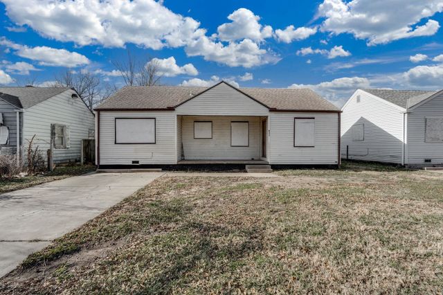 827 N Poplar St, Wichita, KS 67214