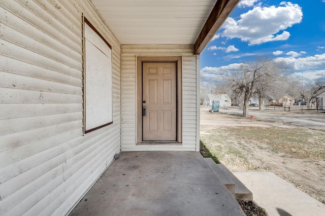 827 N Poplar St, Wichita, KS 67214