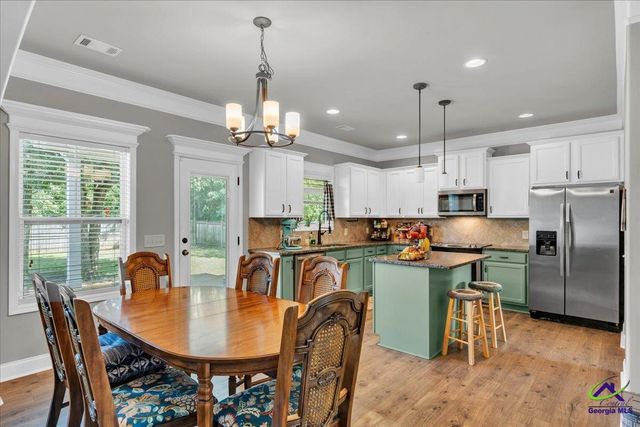 246 Black Hawke Lane, Kathleen, GA 31047