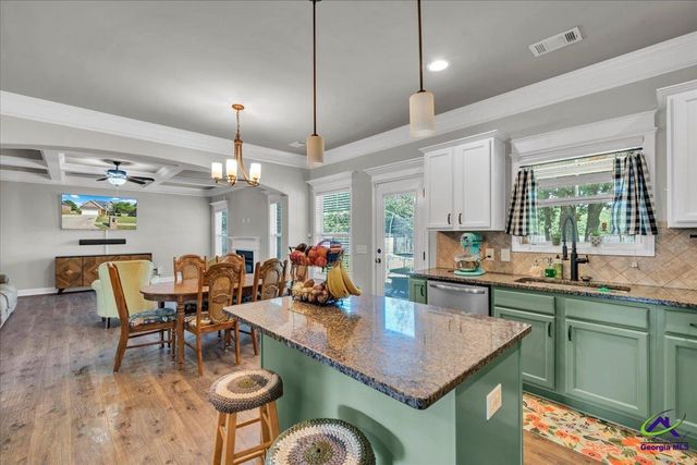 246 Black Hawke Lane, Kathleen, GA 31047
