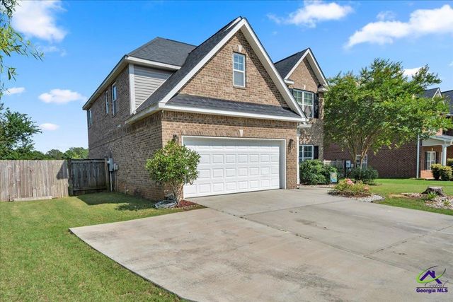 246 Black Hawke Lane, Kathleen, GA 31047