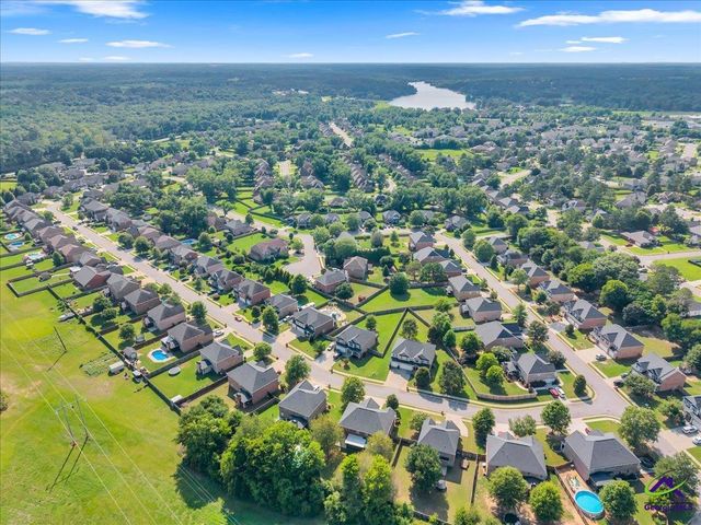 246 Black Hawke Lane, Kathleen, GA 31047