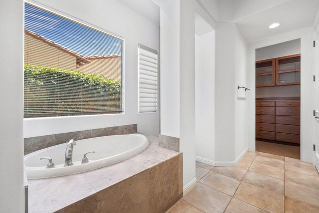 50280 Valencia Court, La Quinta, CA 92253