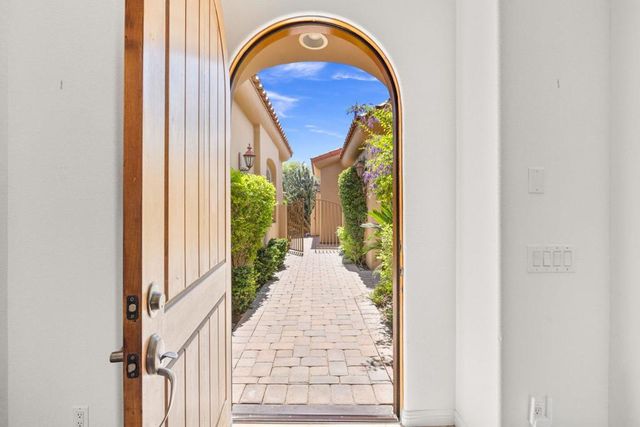 50280 Valencia Court, La Quinta, CA 92253