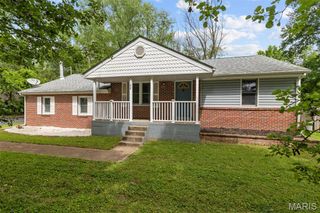 128 Edgeworth Avenue, Maryland Heights, MO 63043
