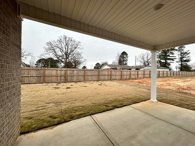 95 Clearwater Drive, Brookland, AR 72417