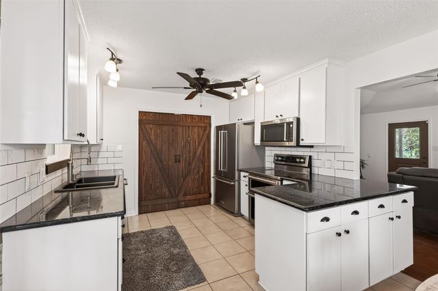 31915 Debbi Lane, Magnolia, TX 77355