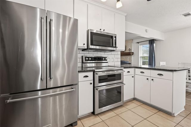 31915 Debbi Lane, Magnolia, TX 77355