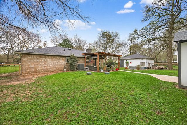 31915 Debbi Lane, Magnolia, TX 77355