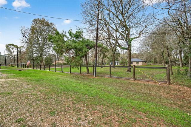 31915 Debbi Lane, Magnolia, TX 77355