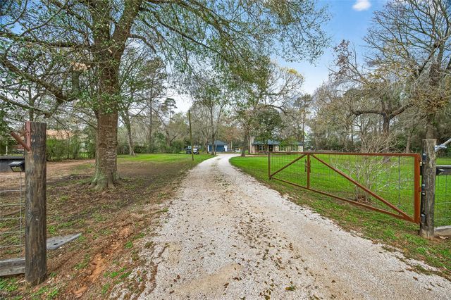31915 Debbi Lane, Magnolia, TX 77355