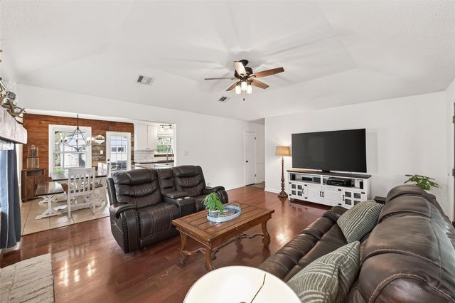 31915 Debbi Lane, Magnolia, TX 77355