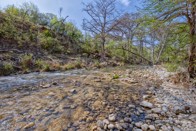 1974 FM 1120, Leakey, TX 78873