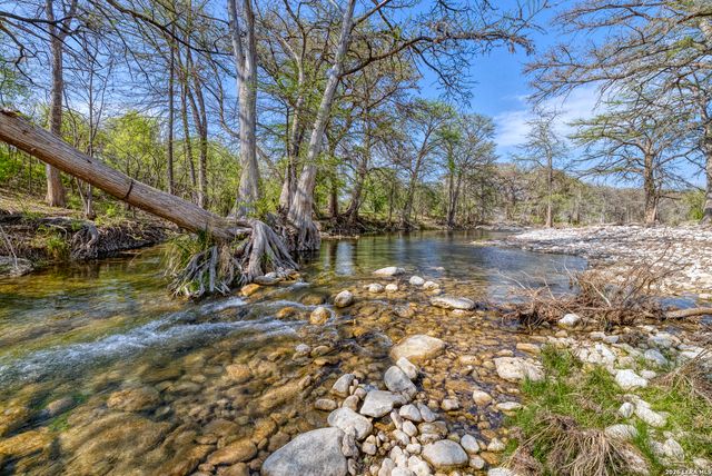 1974 FM 1120, Leakey, TX 78873