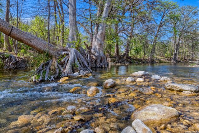 1974 FM 1120, Leakey, TX 78873