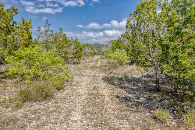 1974 FM 1120, Leakey, TX 78873