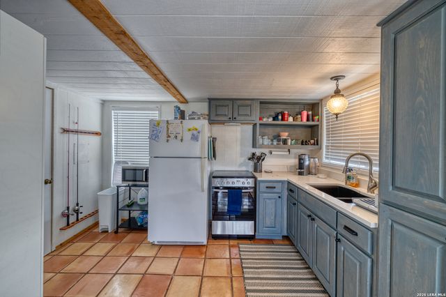 1974 FM 1120, Leakey, TX 78873