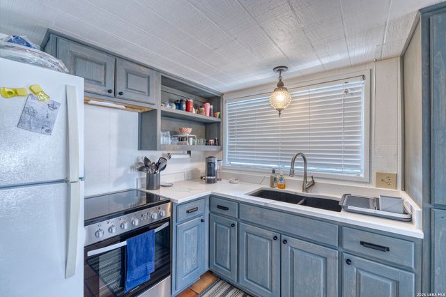 1974 FM 1120, Leakey, TX 78873