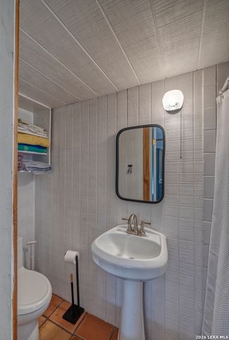 1974 FM 1120, Leakey, TX 78873