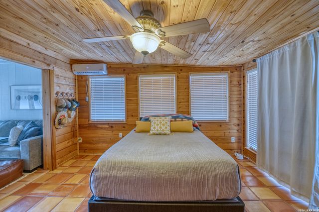 1974 FM 1120, Leakey, TX 78873