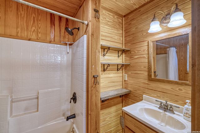 1974 FM 1120, Leakey, TX 78873