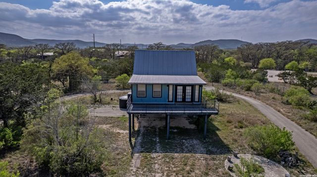 1974 FM 1120, Leakey, TX 78873