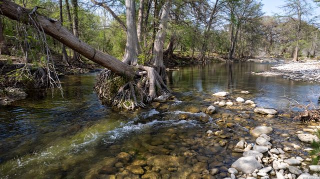 1974 FM 1120, Leakey, TX 78873