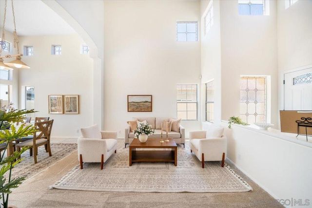 2283 Rock View Glen, Escondido, CA 92026
