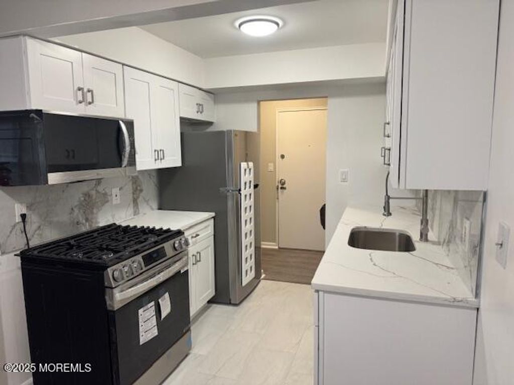 56 Stonehurst Boulevard C, Freehold, NJ 07728