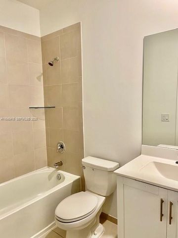 20626 NE 5th Place 20626, Miami, FL 33179
