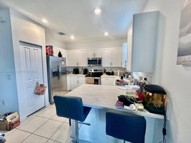 20626 NE 5th Place 20626, Miami, FL 33179
