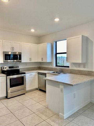 20626 NE 5th Place 20626, Miami, FL 33179