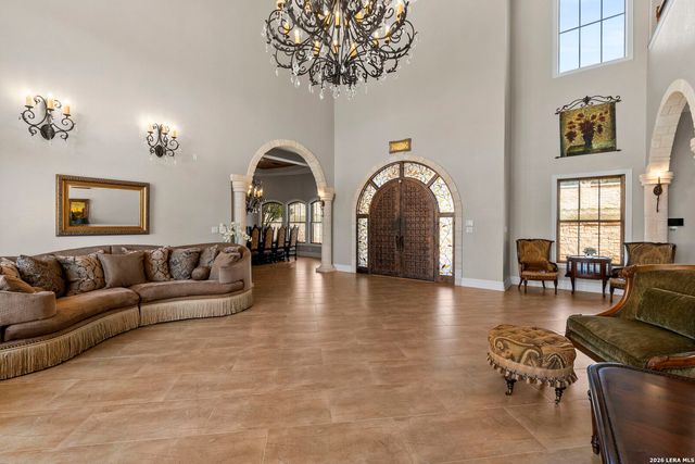 6762 MANOR HL, San Antonio, TX 78257