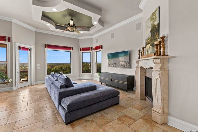 6762 MANOR HL, San Antonio, TX 78257