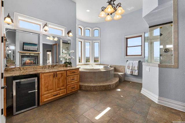 6762 MANOR HL, San Antonio, TX 78257