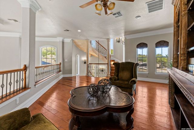 6762 MANOR HL, San Antonio, TX 78257