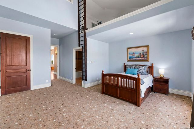 6762 MANOR HL, San Antonio, TX 78257