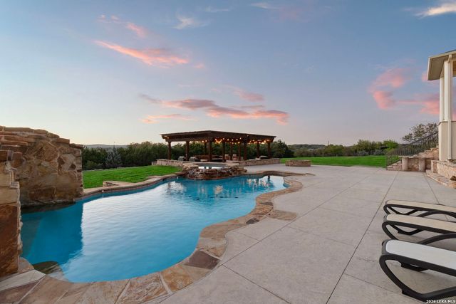 6762 MANOR HL, San Antonio, TX 78257