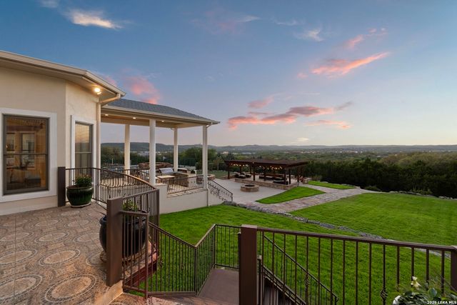 6762 MANOR HL, San Antonio, TX 78257
