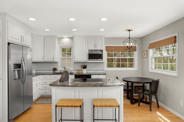 6440 Duck Lake Road, Eden Prairie, MN 55346