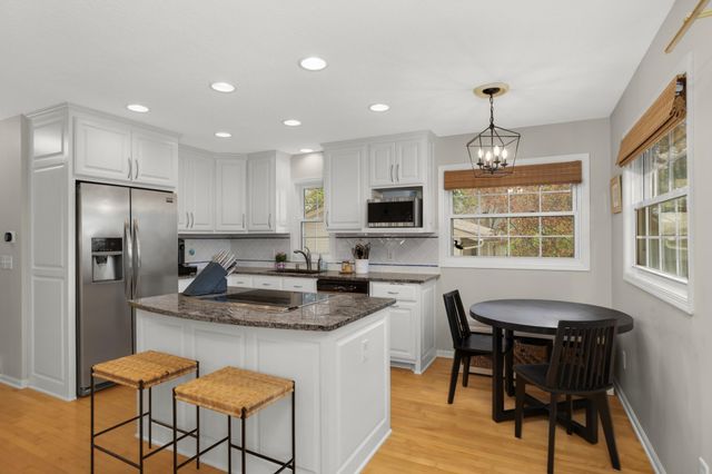 6440 Duck Lake Road, Eden Prairie, MN 55346