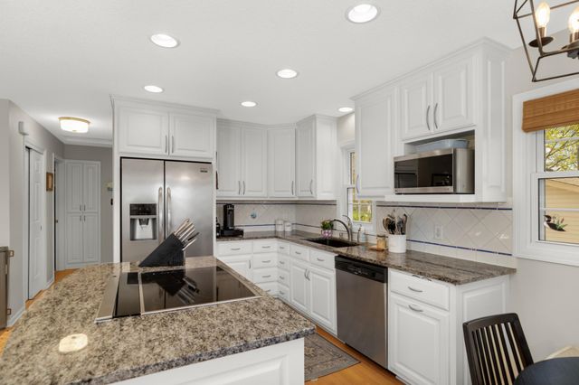 6440 Duck Lake Road, Eden Prairie, MN 55346