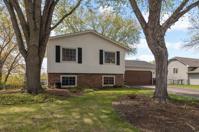 6440 Duck Lake Road, Eden Prairie, MN 55346