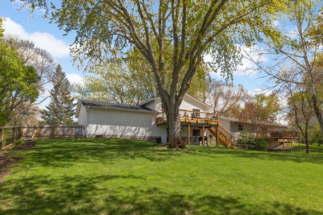 6440 Duck Lake Road, Eden Prairie, MN 55346